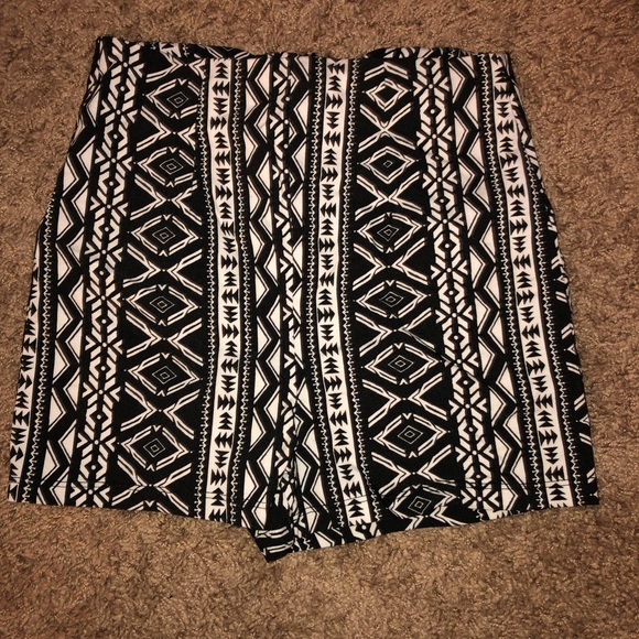 High-Waisted Black + White Tribal Shorts - Picture 1 of 2